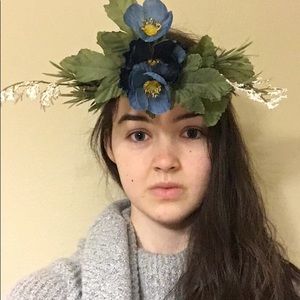 Flower crown/headband blue flowers w/ white accent